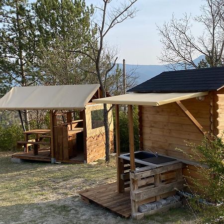 Camping Les Hauts De Rosans Exteriör bild