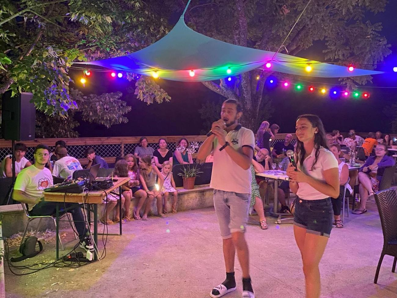 Camping Les Hauts De Rosans Exteriör bild