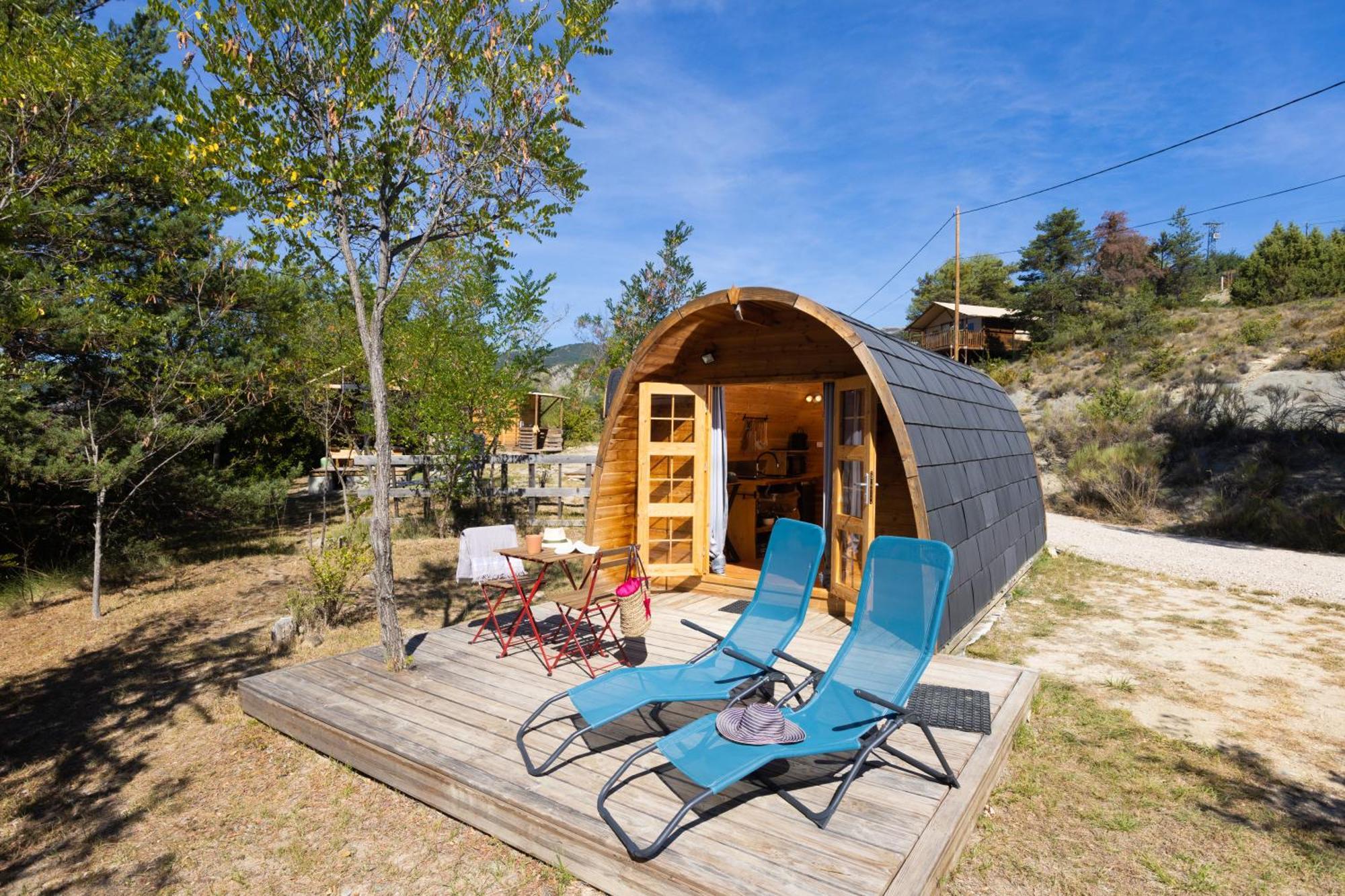 Camping Les Hauts De Rosans Exteriör bild